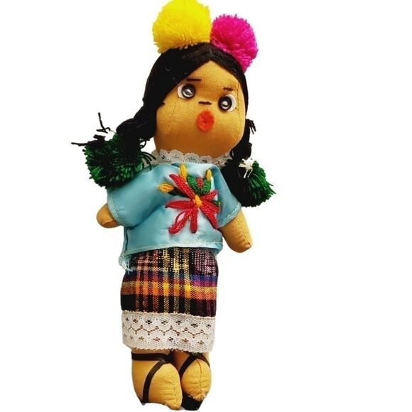 Guatemal Solola Doll in Traditional Costume 9" - Picture 5 of 6